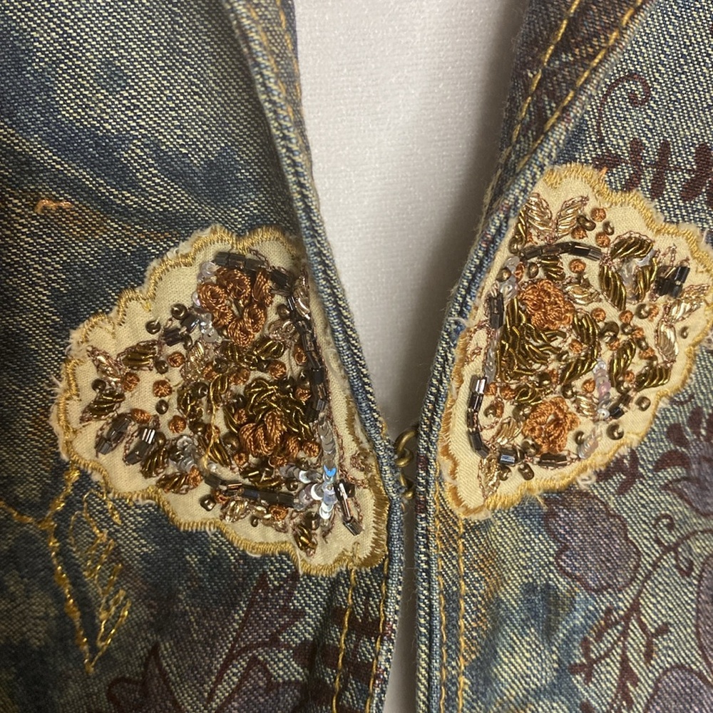 Chicos Embellished Floral Beaded
Metallic Rhinestone Boho Jean Jacket - Size S - Picture 7 of 9
